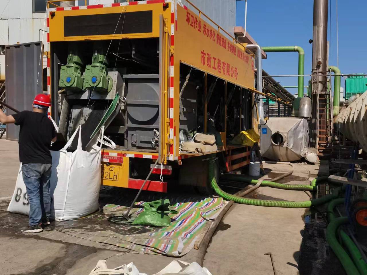 阜南淤泥压干处理